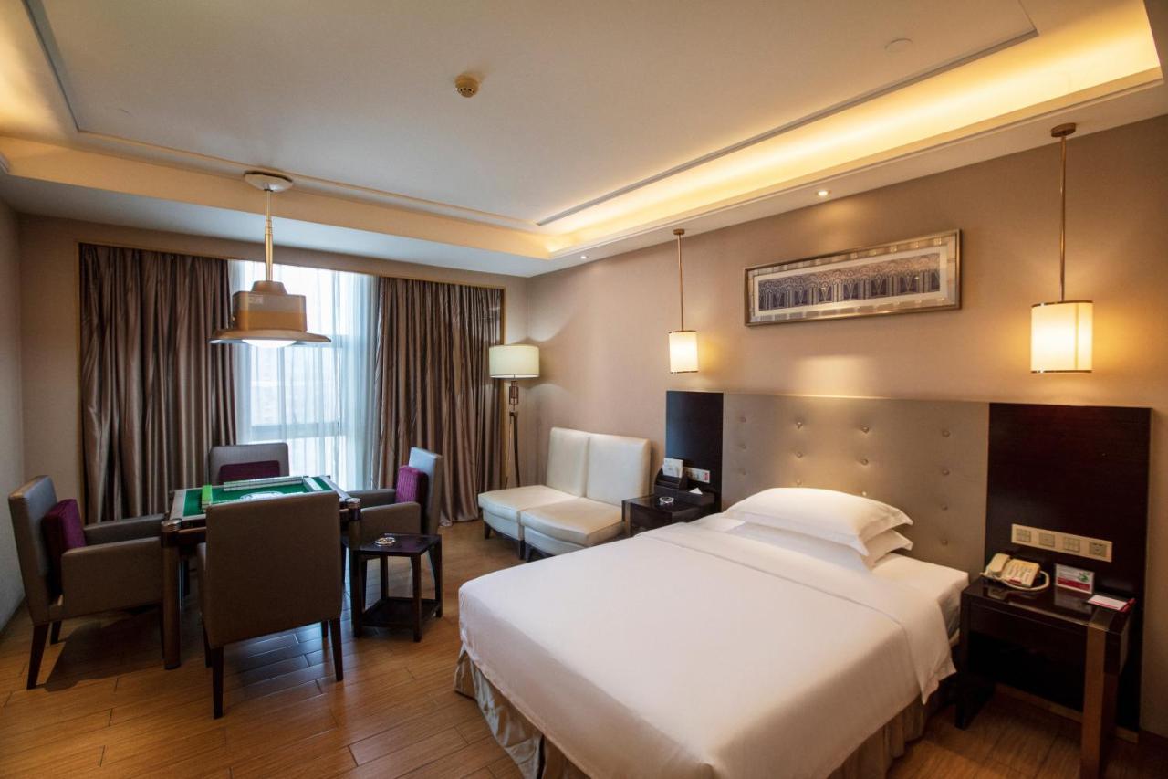 Ramada Yiyang Taojiang Hotel Bagian luar foto