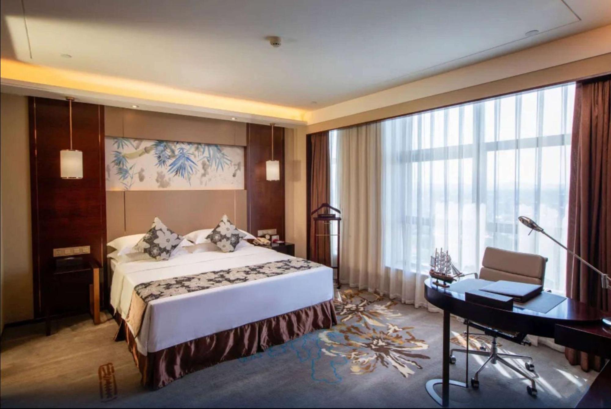 Ramada Yiyang Taojiang Hotel Bagian luar foto