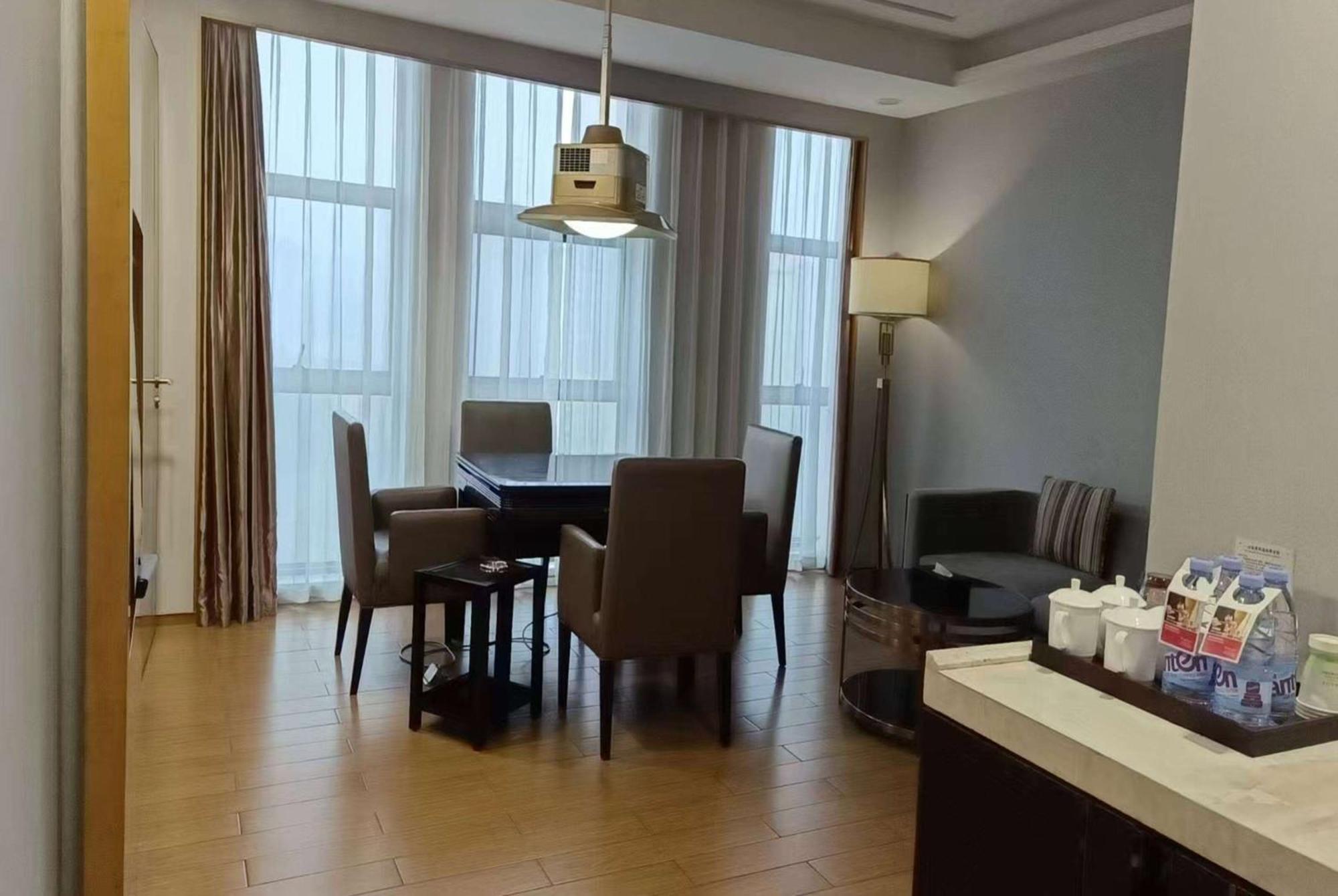 Ramada Yiyang Taojiang Hotel Bagian luar foto