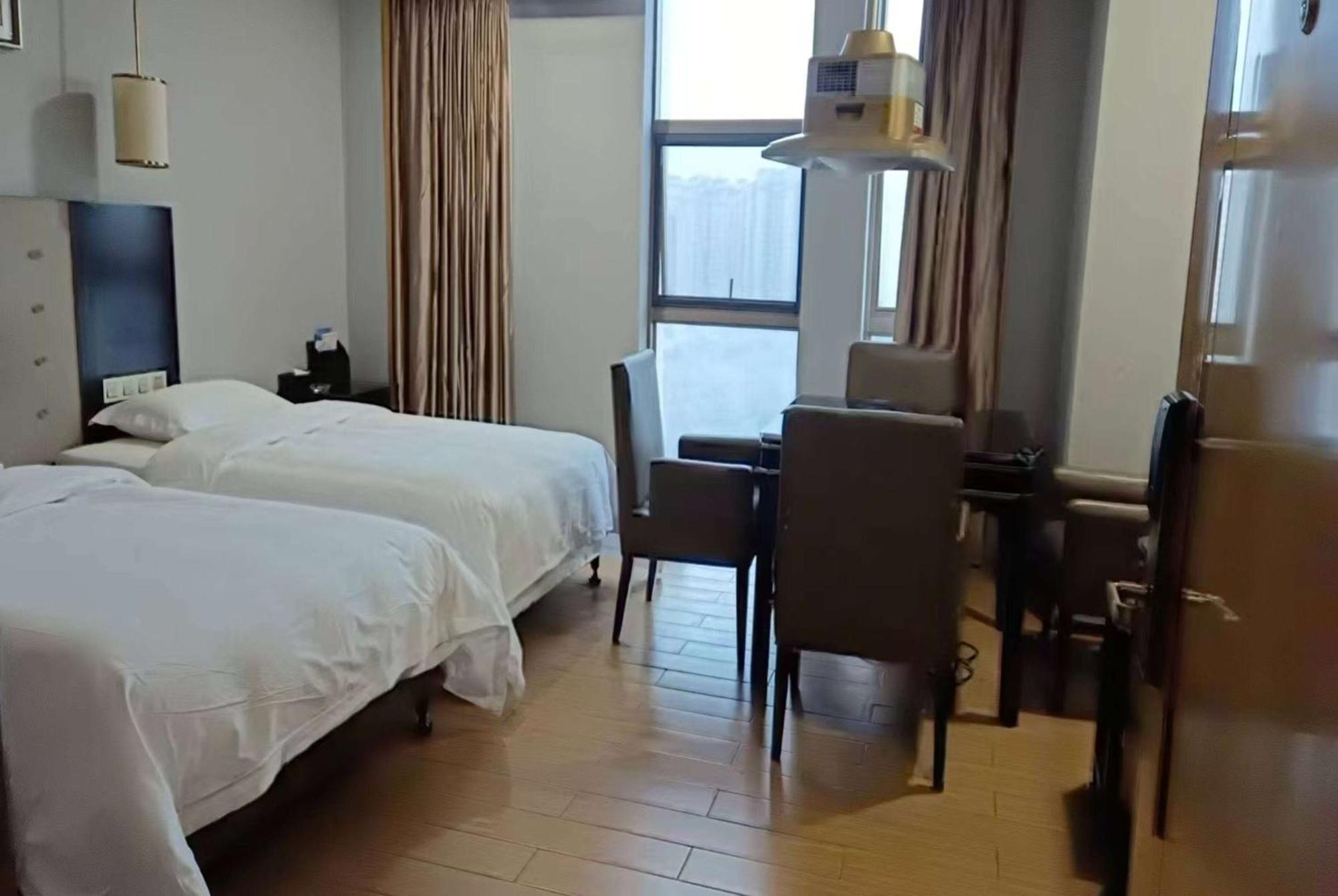 Ramada Yiyang Taojiang Hotel Bagian luar foto