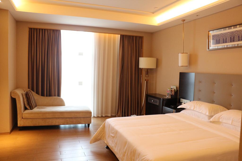 Ramada Yiyang Taojiang Hotel Bagian luar foto