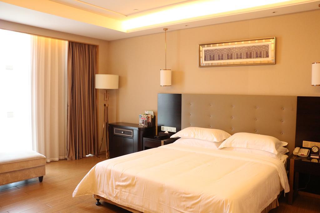 Ramada Yiyang Taojiang Hotel Bagian luar foto