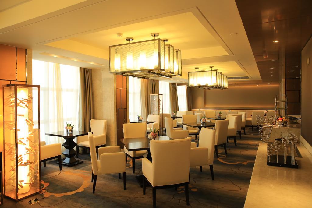 Ramada Yiyang Taojiang Hotel Bagian luar foto