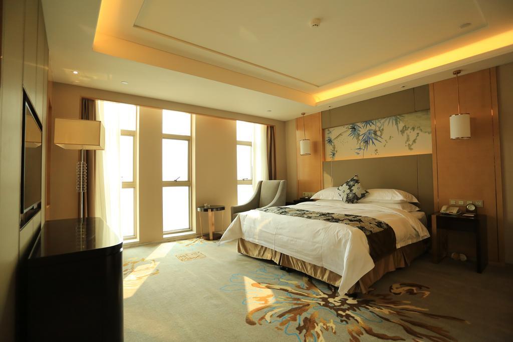 Ramada Yiyang Taojiang Hotel Bagian luar foto