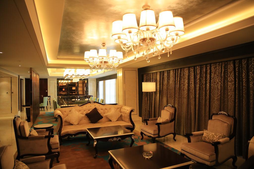 Ramada Yiyang Taojiang Hotel Bagian luar foto