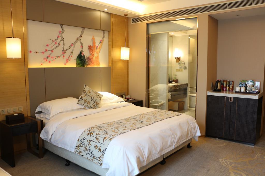 Ramada Yiyang Taojiang Hotel Bagian luar foto