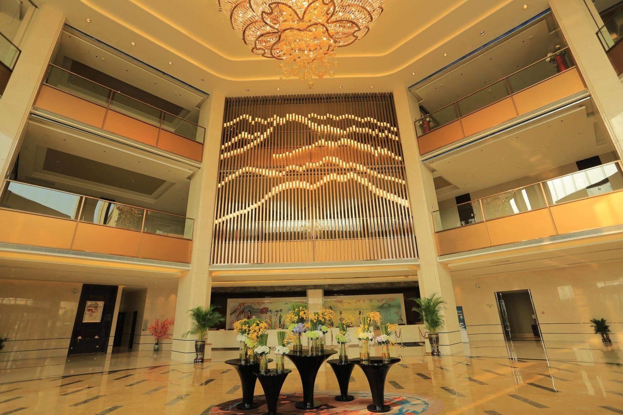 Ramada Yiyang Taojiang Hotel Bagian luar foto