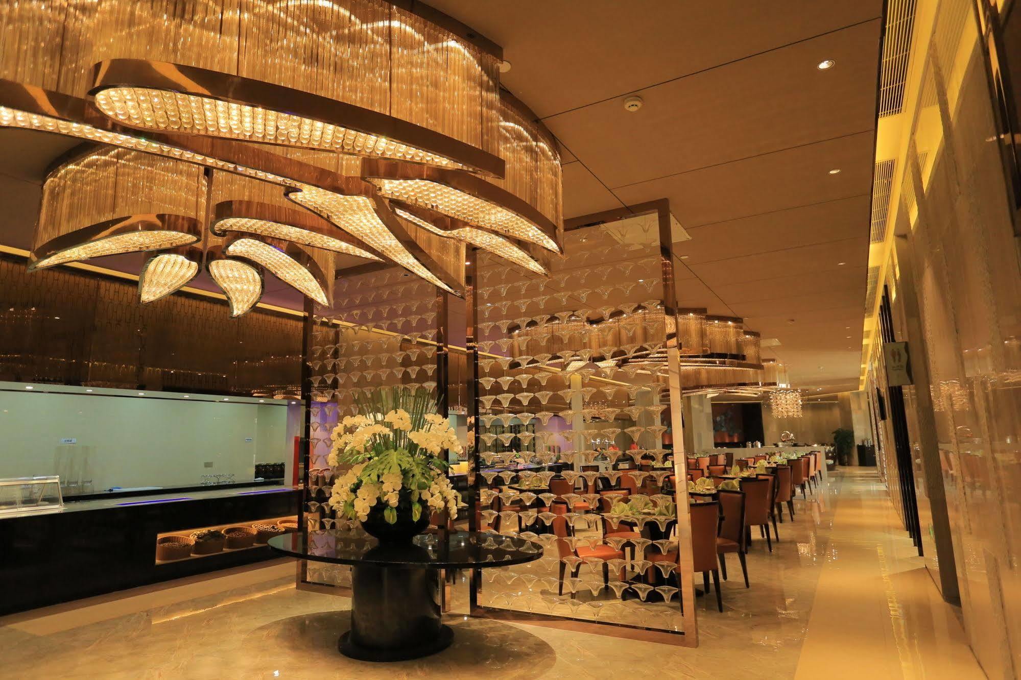 Ramada Yiyang Taojiang Hotel Bagian luar foto