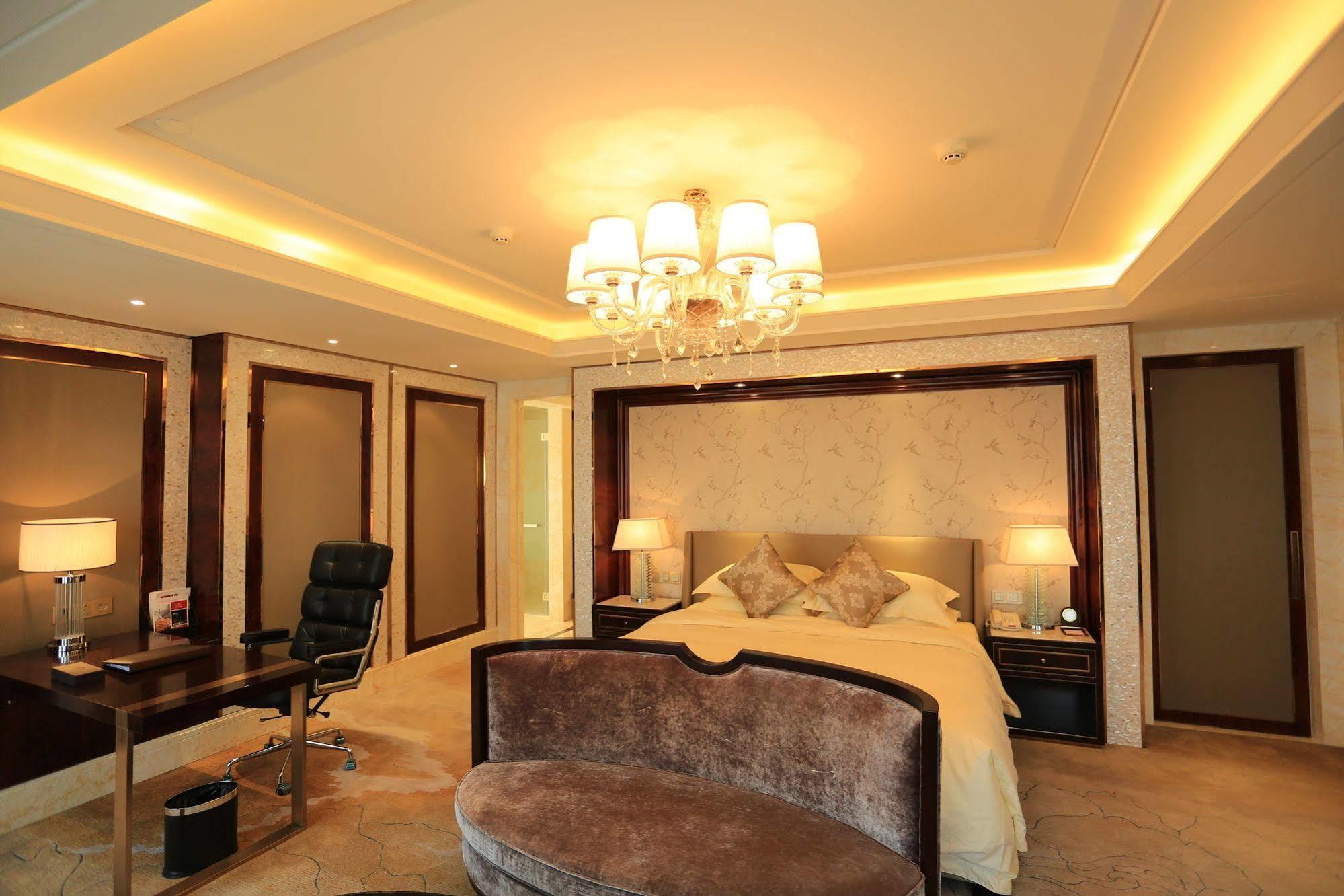 Ramada Yiyang Taojiang Hotel Bagian luar foto