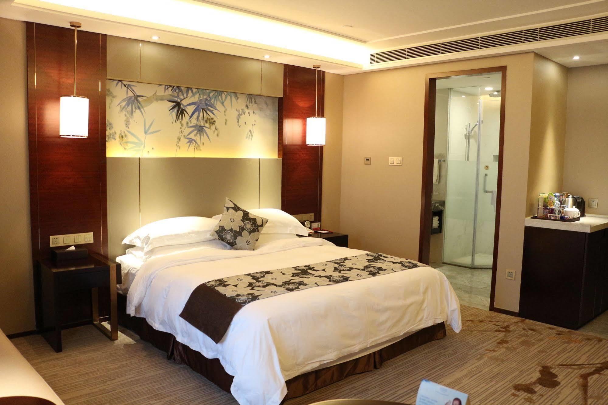 Ramada Yiyang Taojiang Hotel Bagian luar foto