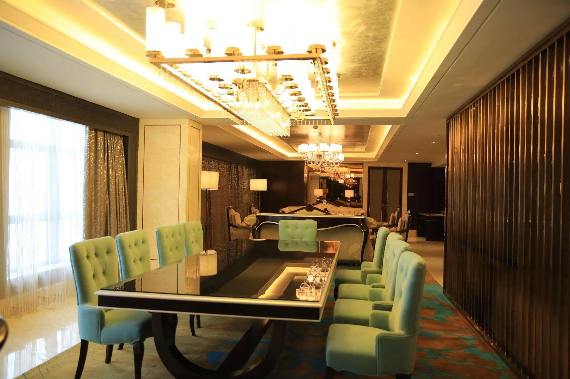 Ramada Yiyang Taojiang Hotel Bagian luar foto