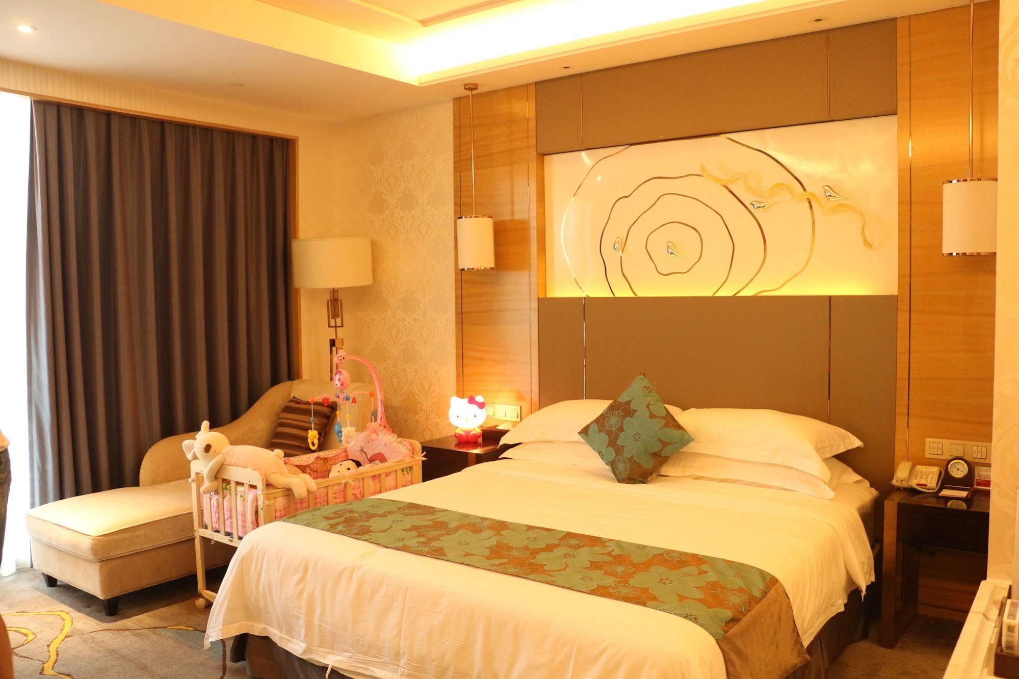 Ramada Yiyang Taojiang Hotel Bagian luar foto
