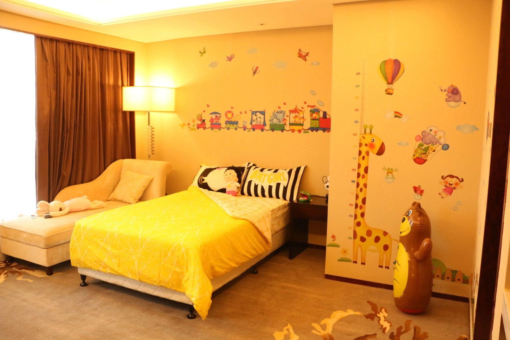 Ramada Yiyang Taojiang Hotel Bagian luar foto