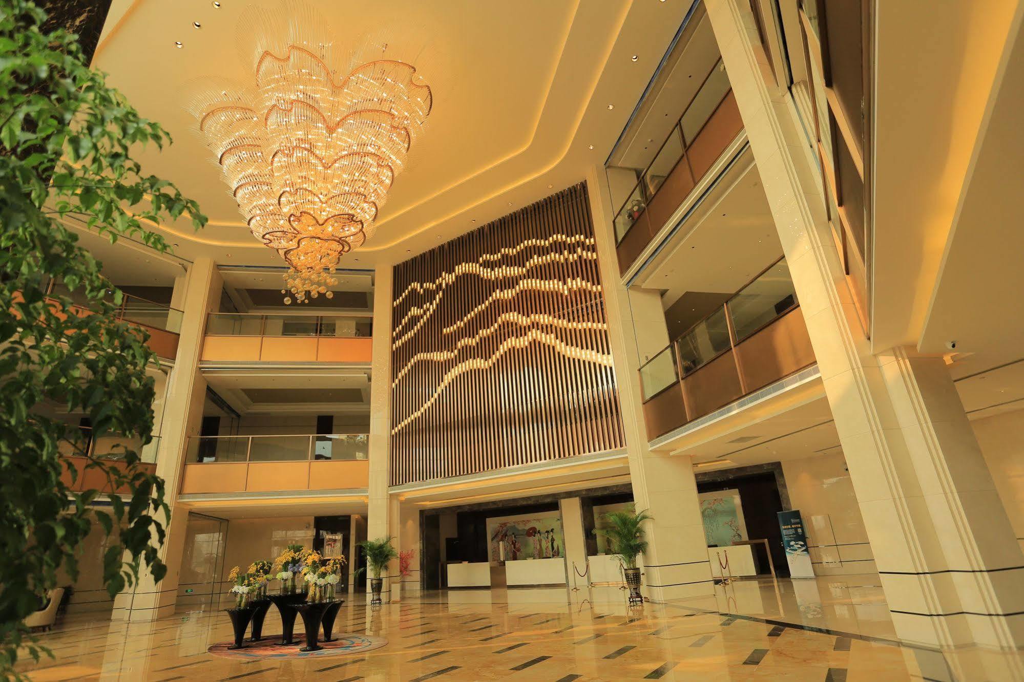 Ramada Yiyang Taojiang Hotel Bagian luar foto